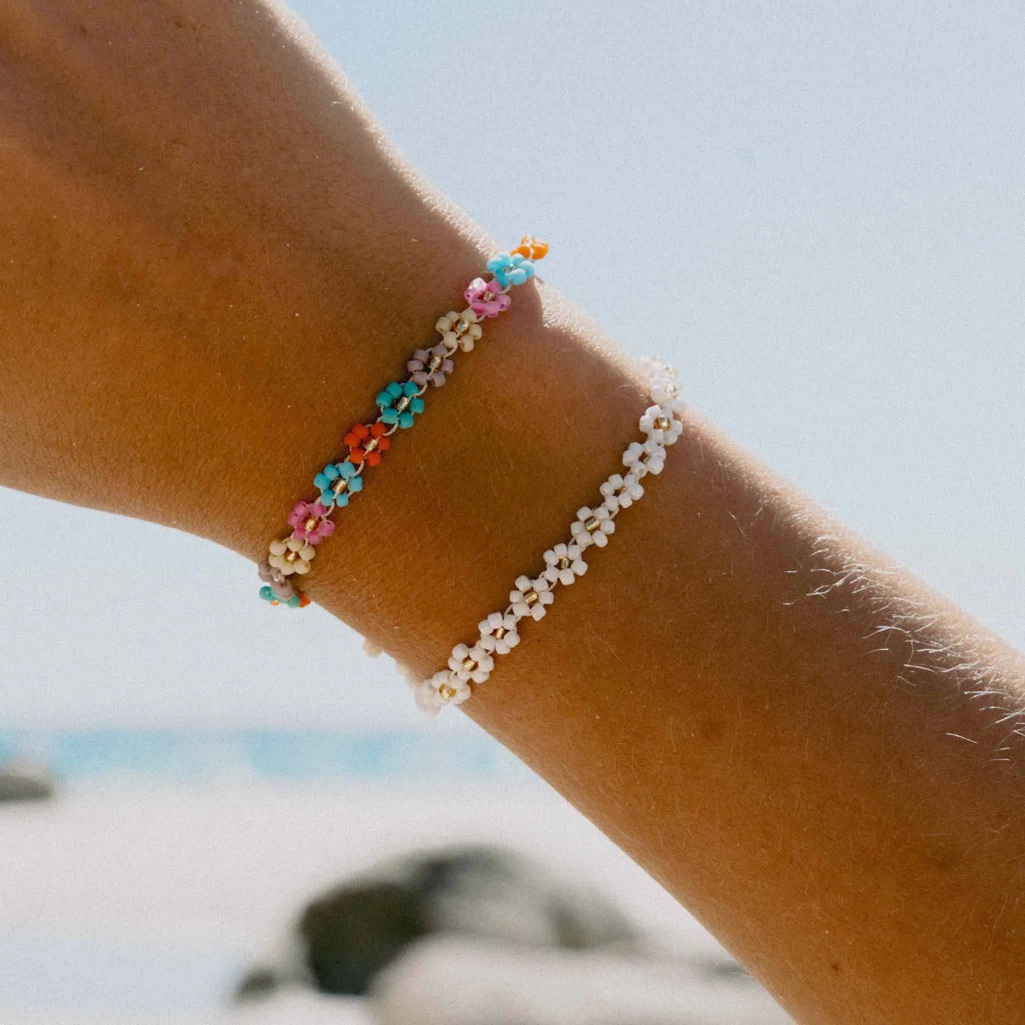 Kelopak Daisy Chain Beaded Bracelet