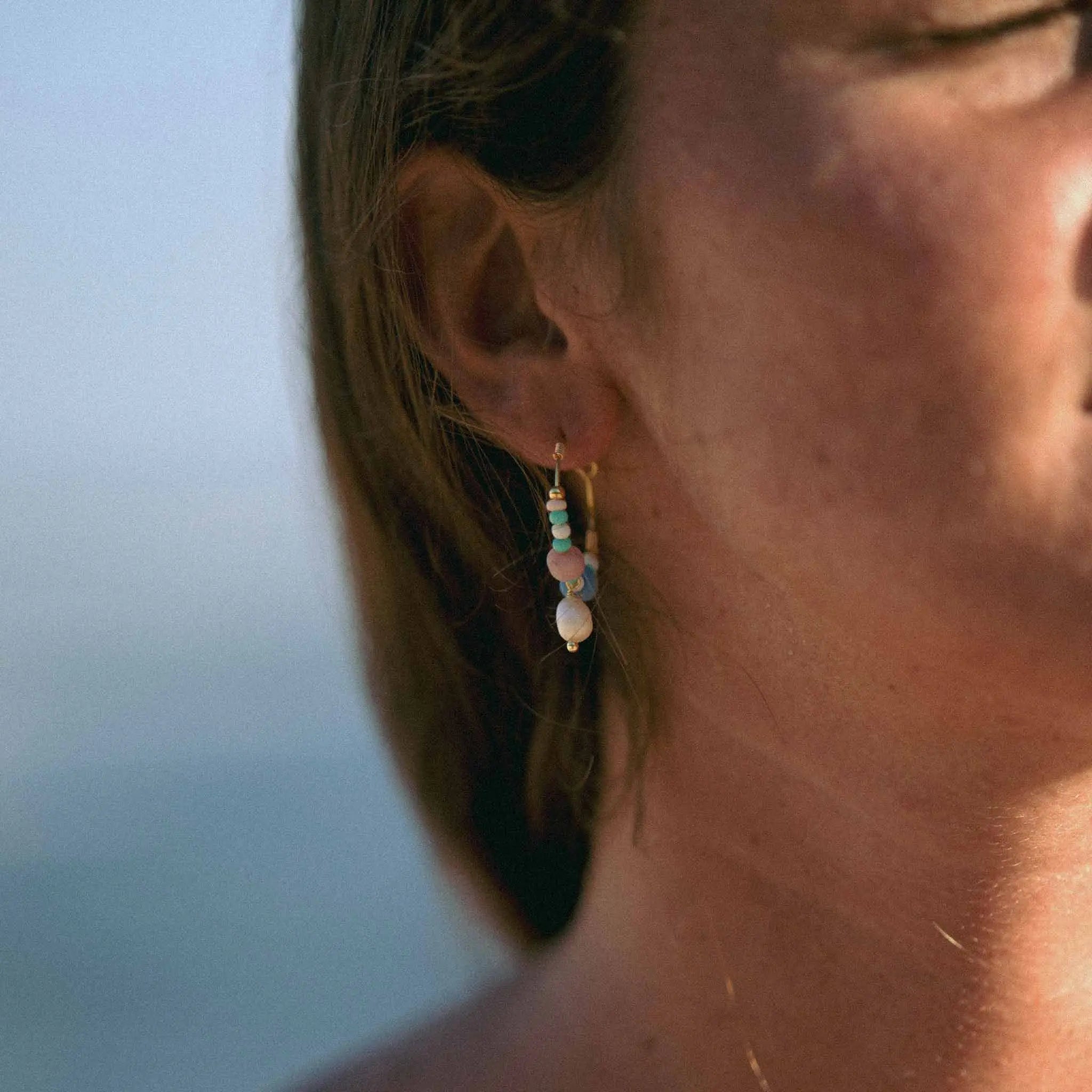 Giada Pecahan Wire Hoop Earrings